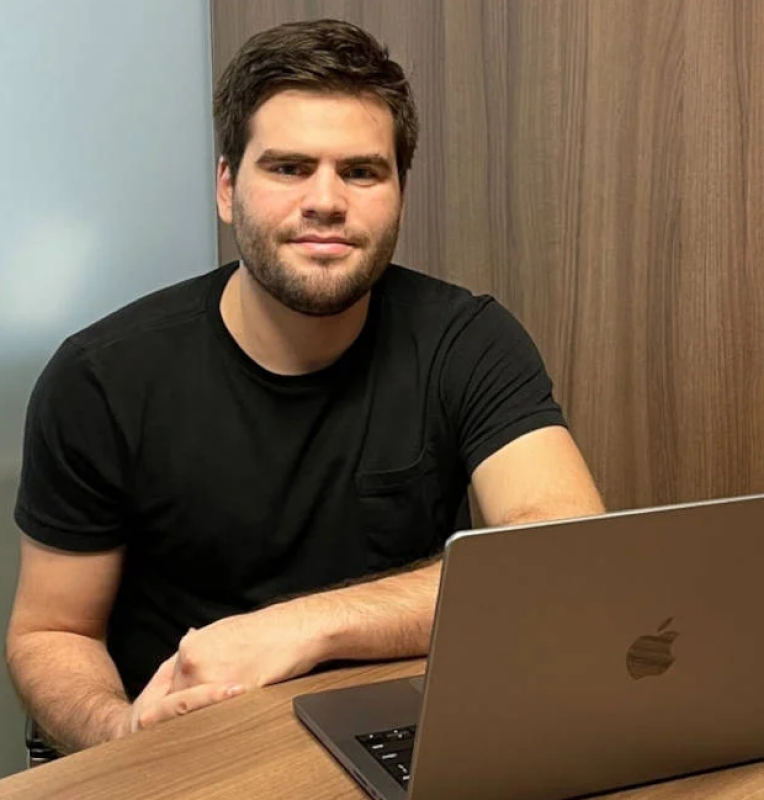 Guilherme Grillo - Especialista em Redes Neurais e Programador há 17 Anos